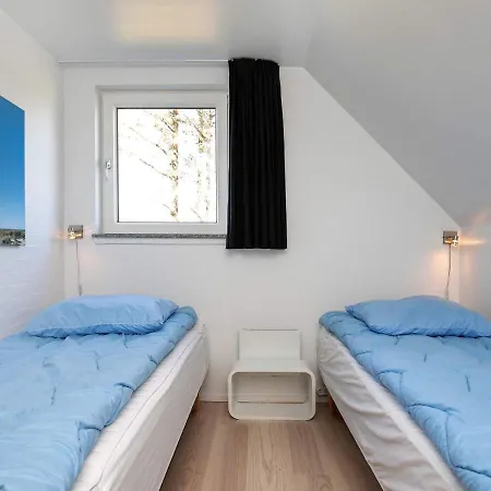 Four-bedroom Holiday In 49